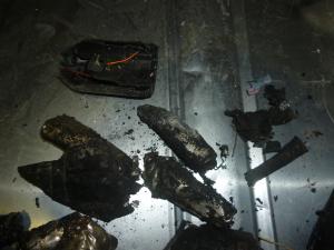 現場から発見されたリチウムイオン電池