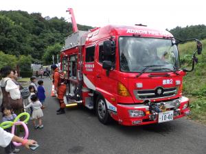 救助工作車の展示と車両説明
