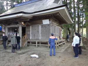 神社本殿の立ち入り検査の状況