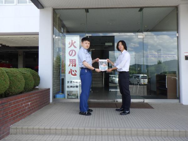 チラシ配布